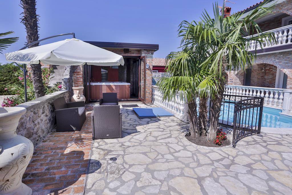 Casa Oasa -Accommodation , Pizzeria & Bar Marezige Exteriér fotografie